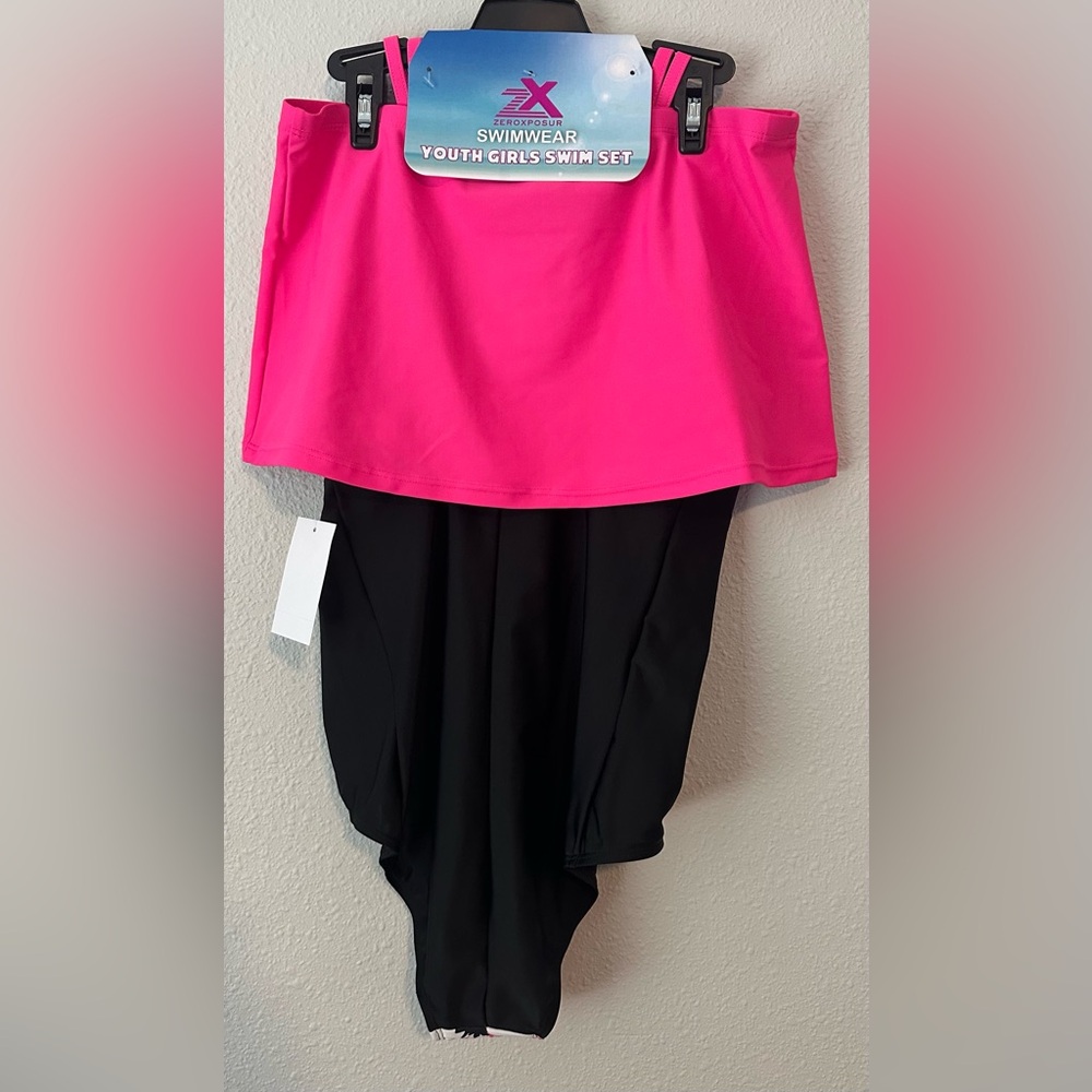 Zeroxposur Girls Black/Pink 1 Piece Swimsuit/Cover Up Skirt Set NWT Size L 14 - Picture 3 of 9